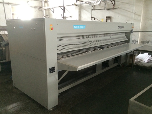 Computer Control Automatic Clothes Folding Machine , High Performance Clothes Folder Machine